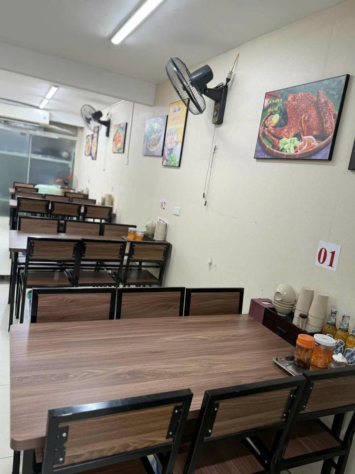 Quán ăn sang nhượng phố Thành Công Ba Đình 100m² giá 350 triệu - Cơ hội kinh doanh tiềm năng!