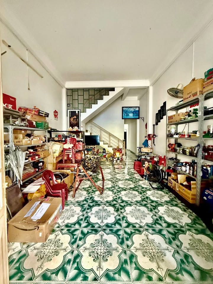 Nhà 2 tầng Mặt Tiền Trần Cao Vân, Đà Nẵng 73m² giá 5.9 tỷ - Vị trí đắc địa gần trường học!