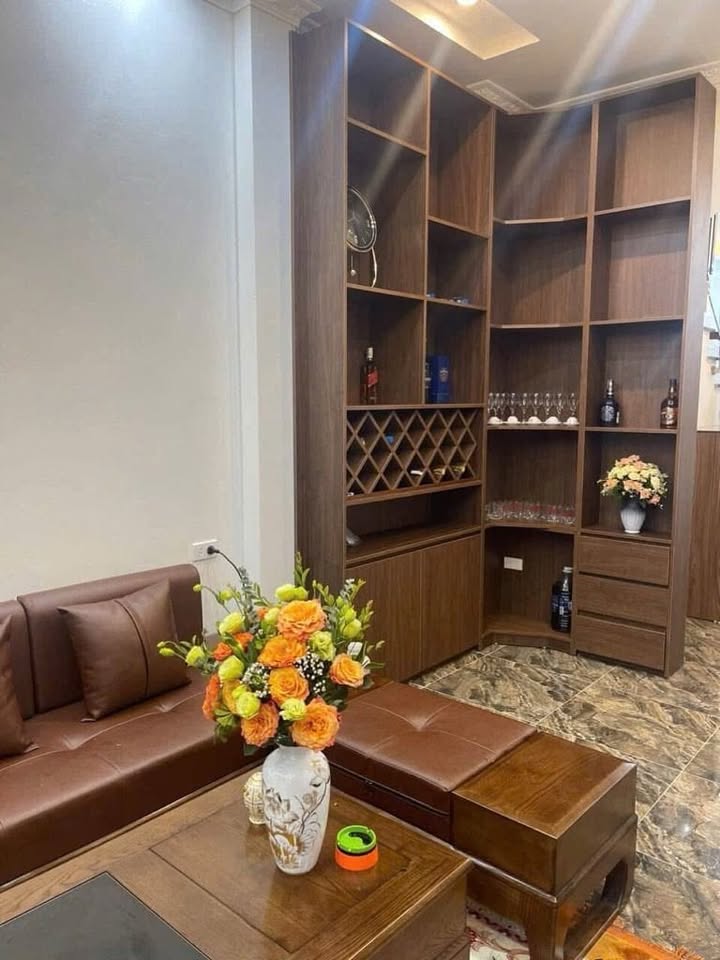 Nhà phố Ngọc Trì, 48m² giá 10.7 tỷ - Thiết kế hiện đại, sẵn sàng vào ở!