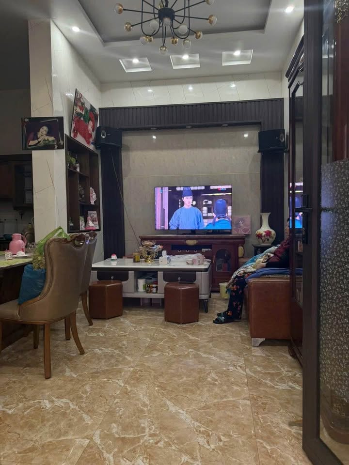 Nhà phố Văn Cao, Ngô Quyền, Hải Phòng 40m² giá 2.7 tỷ - Sẵn sàng vào ở ngay!