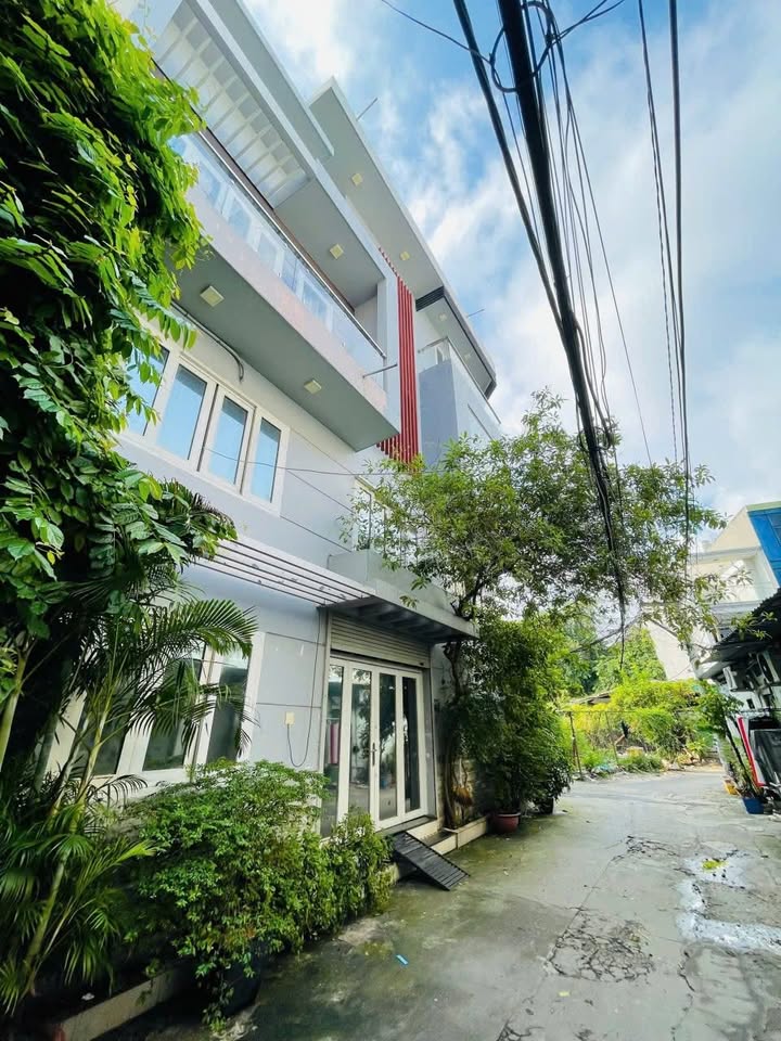 Nhà góc 2 mặt tiền hẻm Tân Sơn Nhì 54m² giá 7.7 tỷ - Sẵn sàng vào ở ngay!