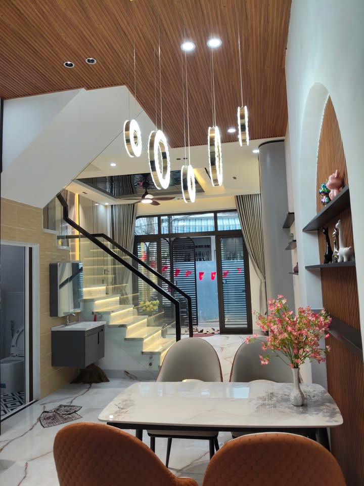 Nhà 2 tầng 2 mê đường Hùng Vương, 56m² chỉ 4.5 tỷ - Đầu tư sinh lời tại Thanh Khê!