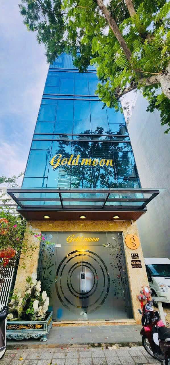 Cho thuê tòa nhà 5 tầng mặt tiền gần bến xe trung tâm Đà Nẵng - Kinh doanh thuận lợi!