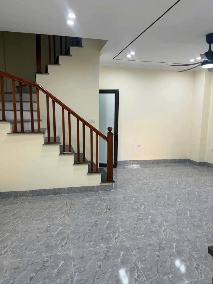 Nhà riêng 32m² phố Tình Quang, Giang Biên, Long Biên - Bán gấp giá 4 tỷ!