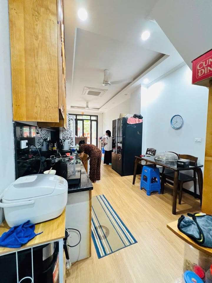 Nhà đẹp phường Đại Mỗ 33m² giá 700 triệu - Tiện ích đầy đủ, giao thông thuận lợi!