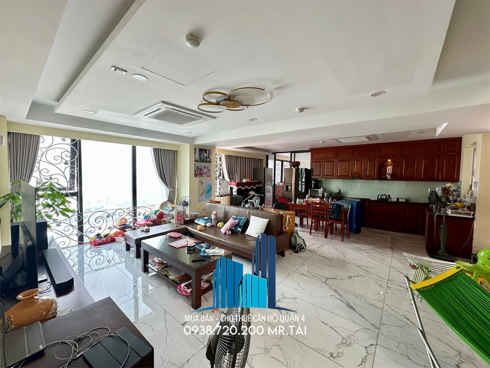 Penthouse Chung cư H2 Quận 4 184m² giá 13.5 tỷ - Nội thất đầy đủ, sẵn sàng vào ở!