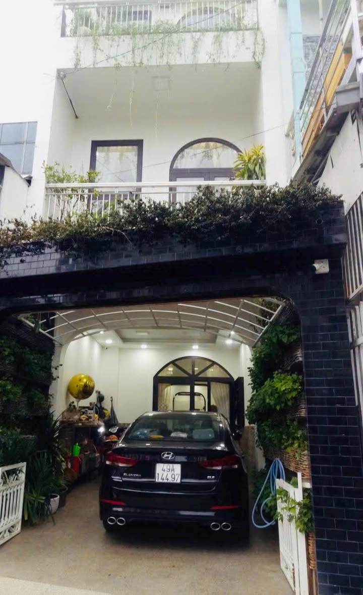 Nhà mặt tiền Tô Ngọc Vân, Đà Lạt 81m² giá 10.8 tỷ - Kinh doanh đa ngành nghề