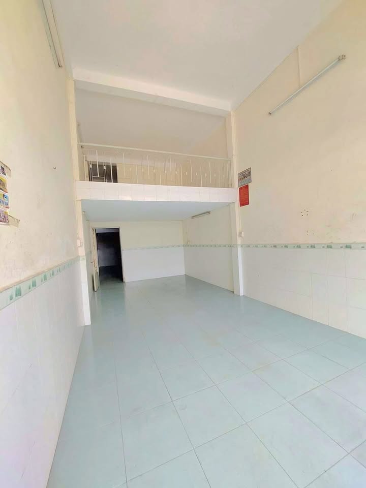 Nhà cho thuê mặt tiền kinh doanh Phú Thủy 200m² giá 8 triệu - Sẵn sàng kinh doanh ngay!