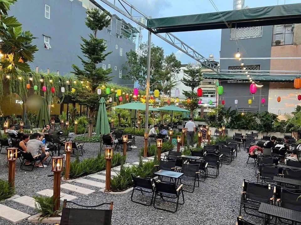 Quán cafe sân vườn 1000m² tại Phường 1 Gò Vấp - Doanh thu 300 triệu/tháng!