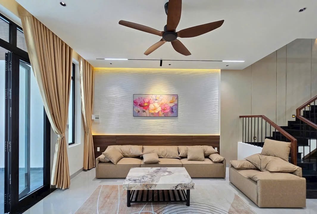 Nhà 3 tầng đường Mẹ Thứ, Đà Nẵng 257m² giá 8 tỷ - Chính chủ bán gấp!