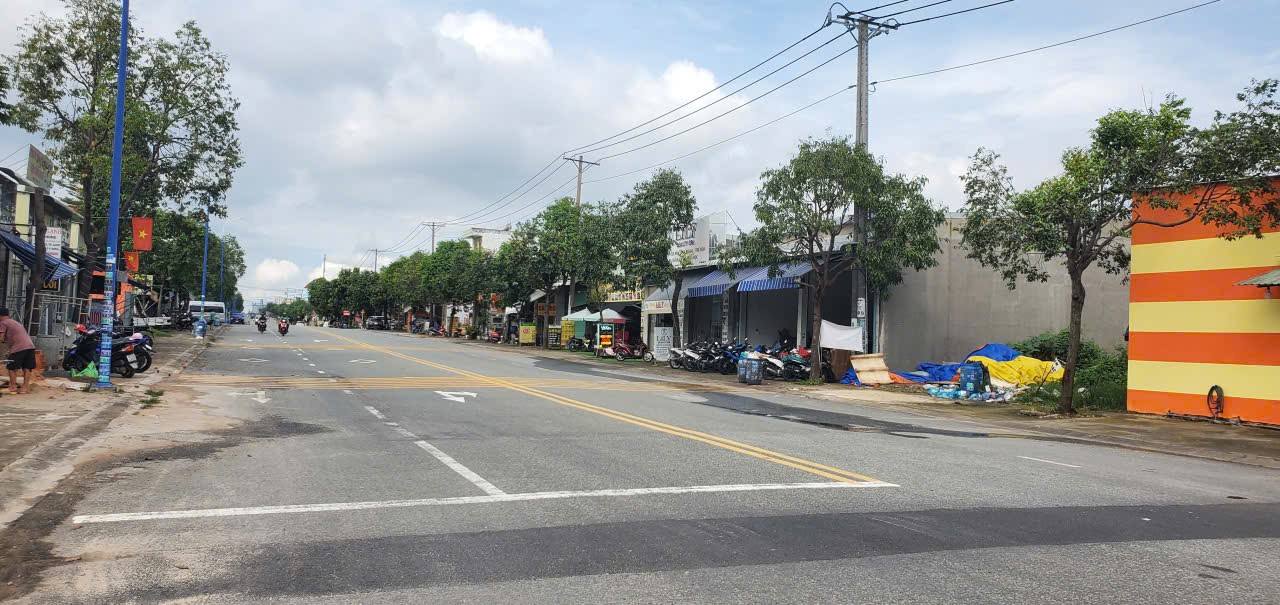 Đất thổ cư Bến Cát 150m² giá 3.6 tỷ - Khu vực kinh doanh sầm uất!