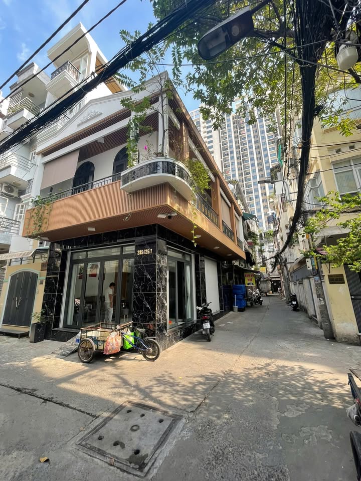Nhà góc 2 mặt tiền hẻm xe hơi 285 Cách Mạng Tháng Tám 70m² - Phù hợp kinh doanh Spa, VP công ty!