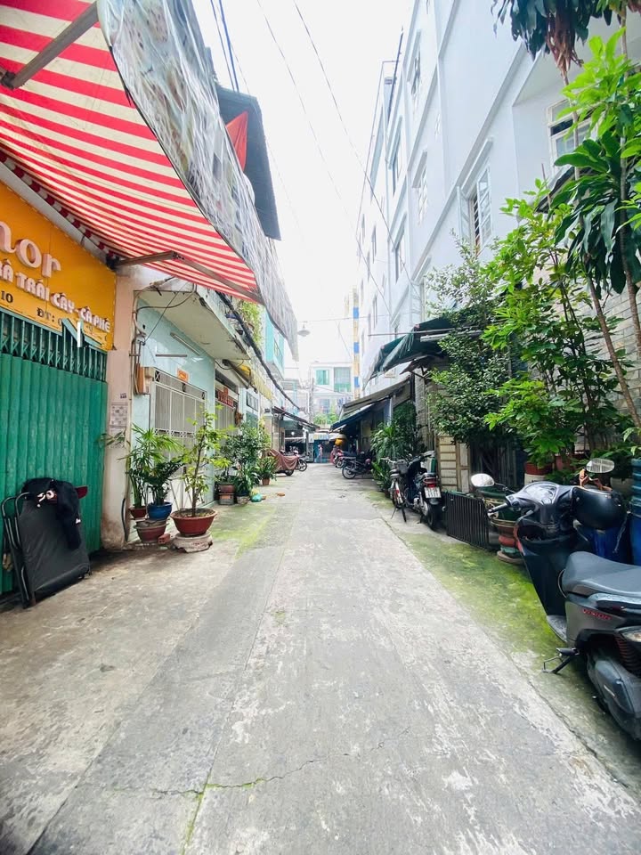 Nhà phố Lê Hồng Phong, Quận 10, 60m² giá 11 tỷ - Tiện xây mới ngay!