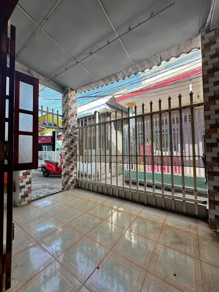 Nhà cấp 4 mới xây hẻm bê tông Lê Thị Hồng Gấm - 62m² giá 1.25 tỷ - An cư lý tưởng!