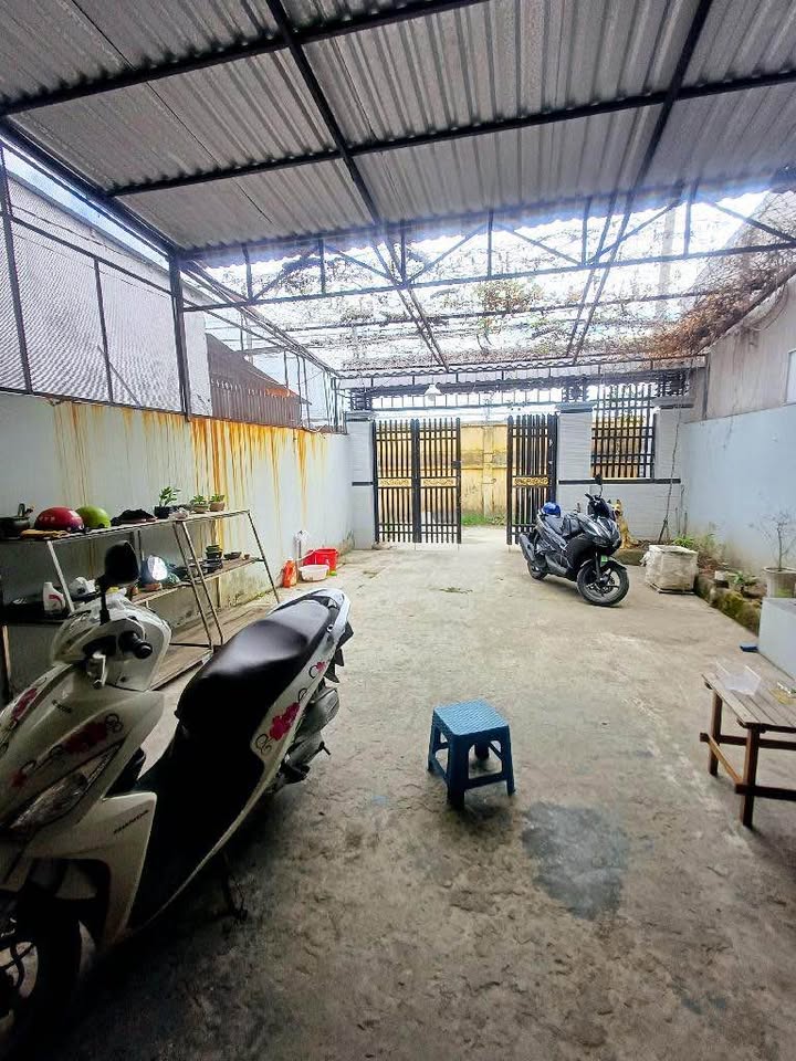 Nhà cấp 4 Đặng Nhữ Lâm, Nhà Bè 121.3m² giá 4 tỷ - Tiện ích đầy đủ, sẵn sàng vào ở!