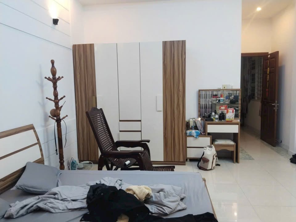 Nhà riêng quận 7 126m² giá thỏa thuận - Hẻm rộng ô tô vào thoải mái!