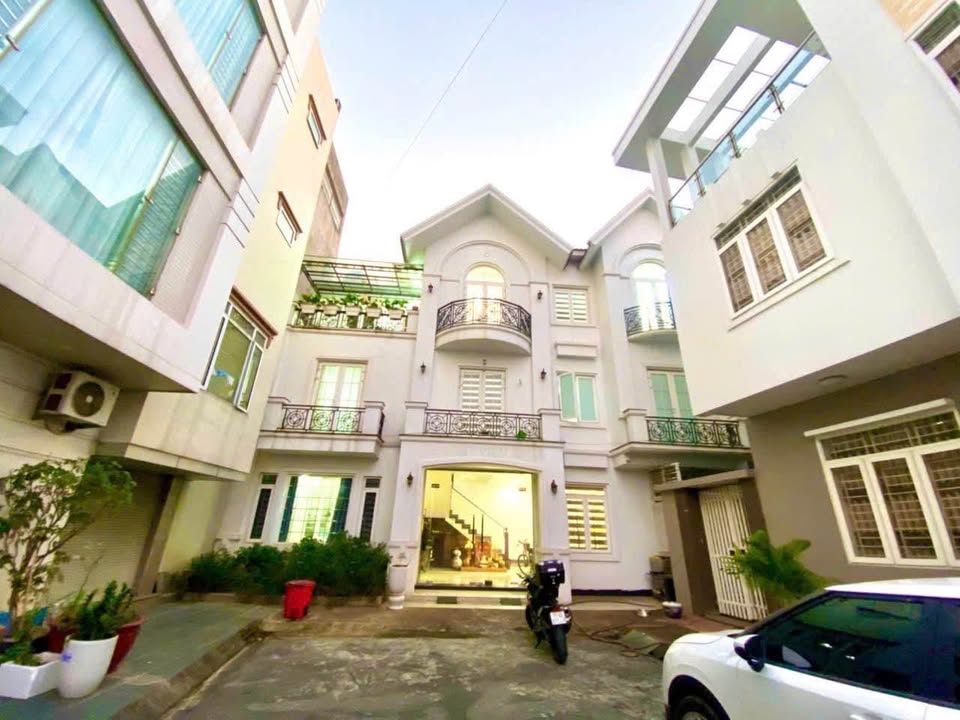 Biệt thự TDC Nam Cầu Trần Hoàn 83m² giá 6.8 tỷ - Thiết kế Tân cổ điển độc đáo!