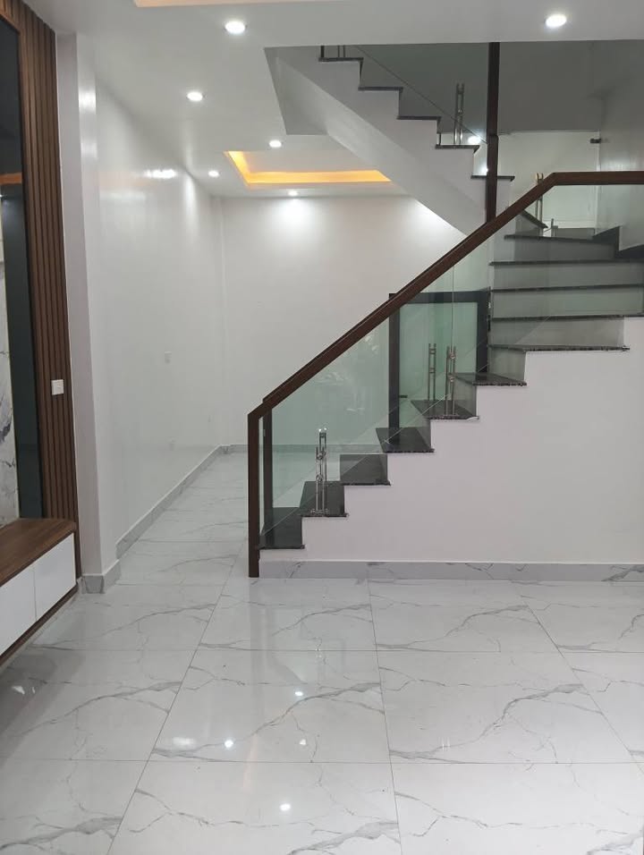 Nhà 3 tầng độc lập Đình Đông 32m² giá 2.35 tỷ - Không thể bỏ lỡ!