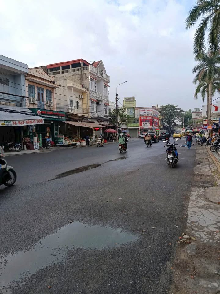 Bán nhà mặt đường Hoàng Thiết Tâm, quận Kiến An, Hải Phòng - Diện tích 75m², vị trí kinh doanh thuận lợi!