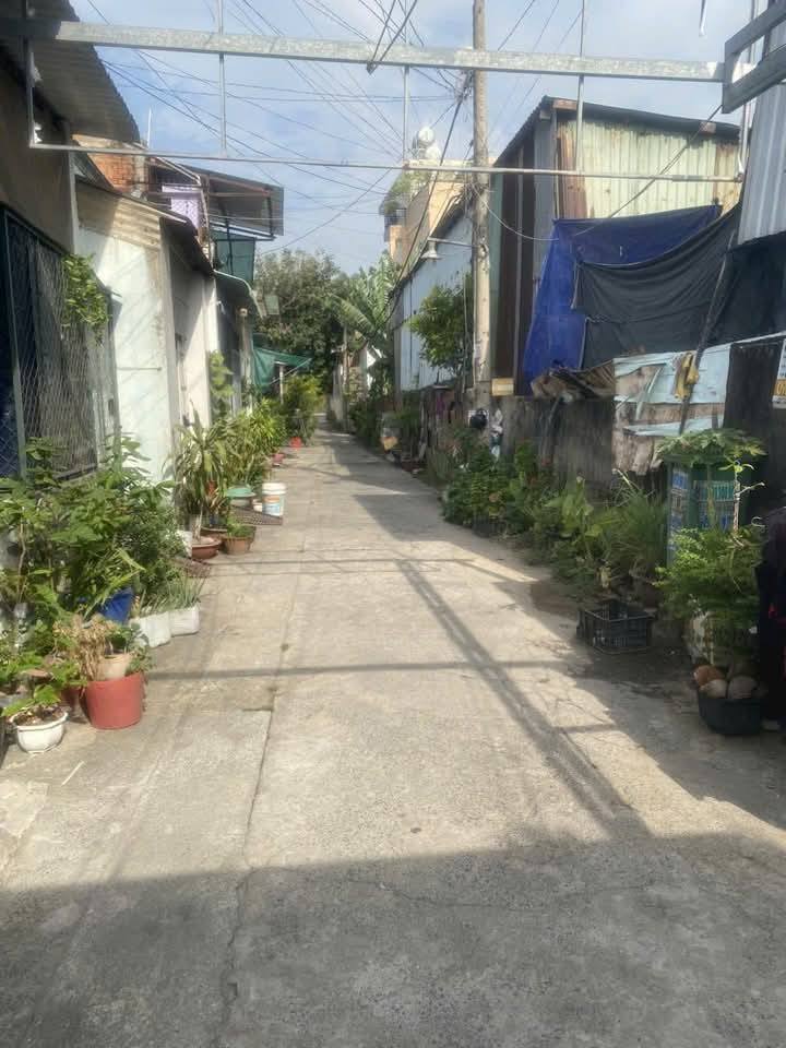 Nhà phố hẻm 4m tại Hóc Môn 45m² giá 2.4 tỷ - Chính chủ sổ hồng riêng!