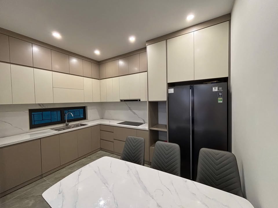 Nhà riêng Thạch Bàn, Long Biên 40m² giá 6.5 tỷ - Thiết kế hiện đại, giao ngay!