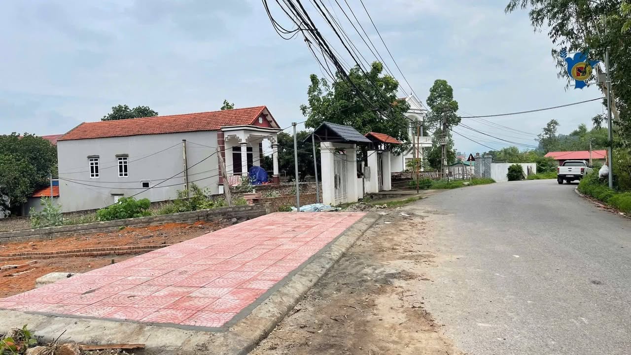 Đất nền đường Phạm Văn Đồng, phường Xuân Hoà, 100m² giá 2 tỷ - Cơ hội đầu tư tuyệt vời!