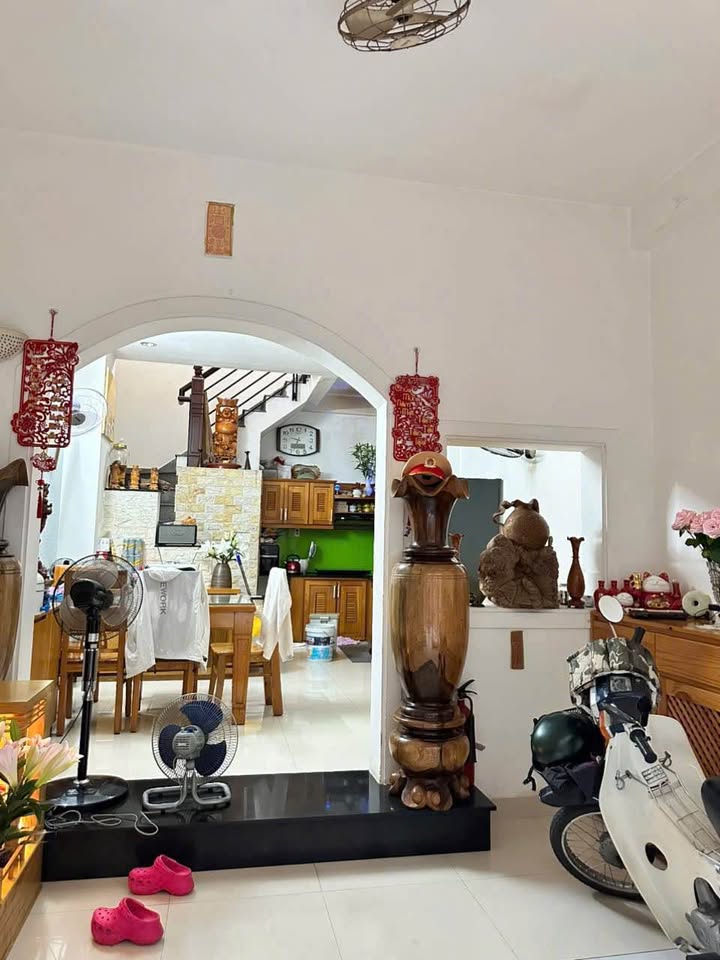 Nhà bán hẻm xe máy Trần Quang Khải, Lộc Thọ, Nha Trang 145m² giá 20 tỷ - Trung tâm phố Tây sầm uất!