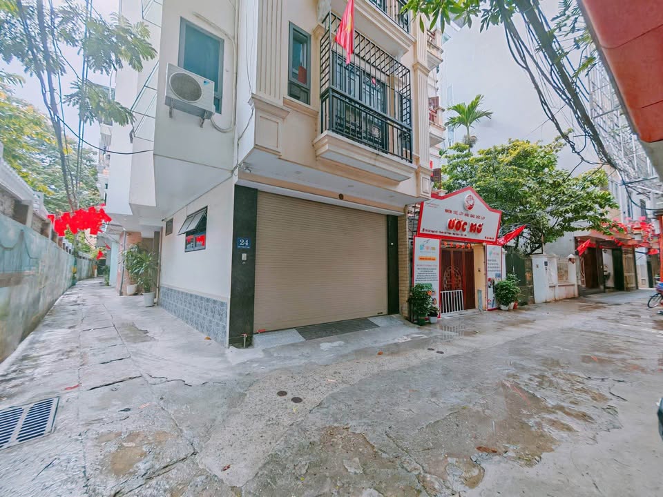 Nhà đẹp Doãn Kế Thiện 31m² giá 11.8 tỷ - Ô tô vào nhà, full nội thất!