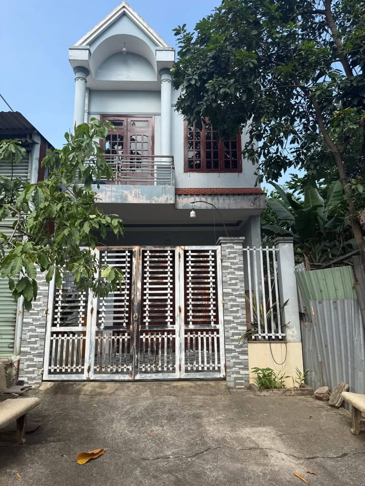 Nhà 1 Lầu 1 Trệt KDC Biconsi Dĩ An 100m² giá 4.95 tỷ - Chính chủ bán gấp!