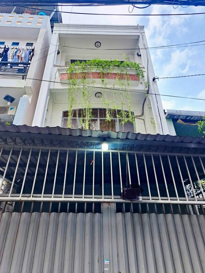 Nhà phố Quận 10 56m² giá 8 tỷ - Hẻm thông thoáng, xây dựng chắc chắn!