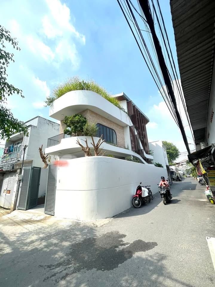 Nhà lô góc 2 mặt tiền Cư xá Vườn Dâu Thủ Đức 127m² giá 13.2 tỷ - Thiết kế như biệt thự