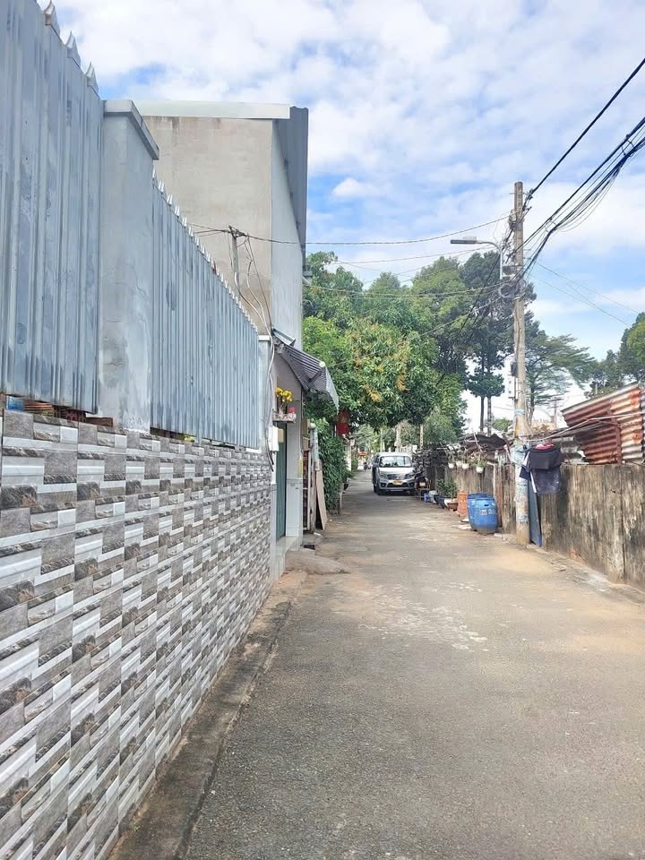 Nhà bán đường Nguyễn Thị Định, Cát Lái, Quận 2, 96.6m² chỉ 7 tỷ - Sổ hồng riêng, sân rộng