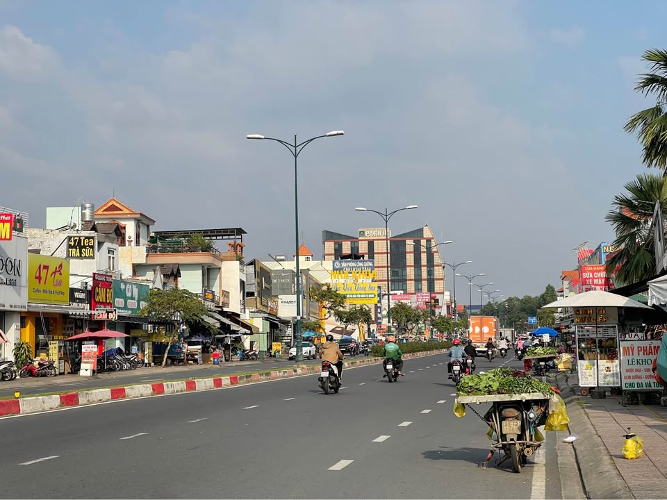 Dãy trọ Lê Văn Việt, Thủ Đức 204m² giá 11 tỷ - Đầu tư sinh lời cao!