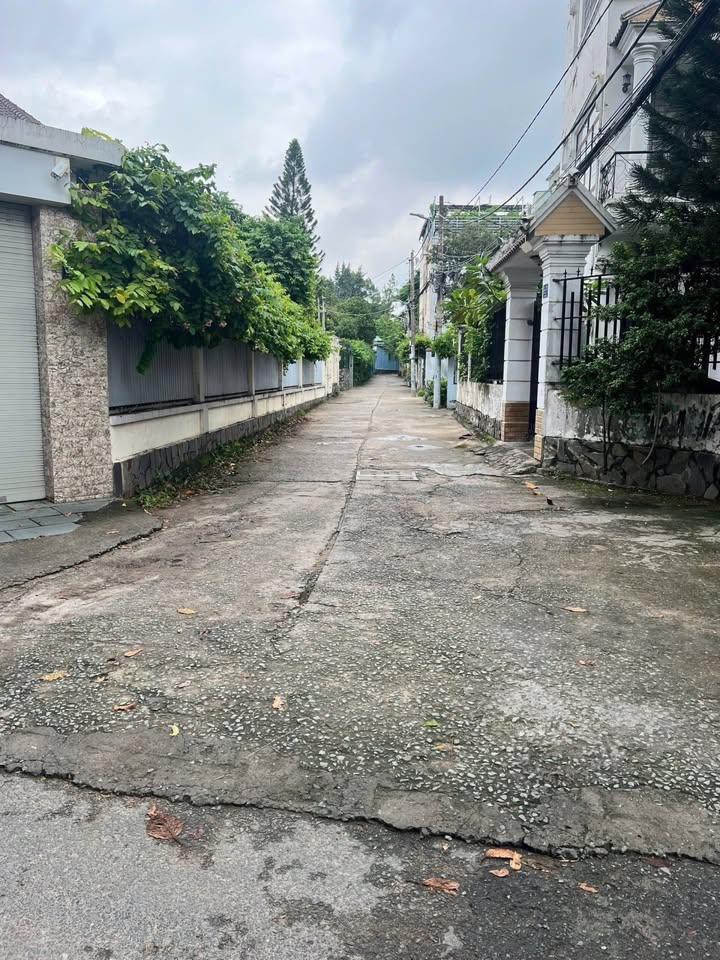 Đất thổ cư Linh Chiểu Thủ Đức 120m² giá 6.99 tỷ - Hẻm xe hơi, vị trí vàng!