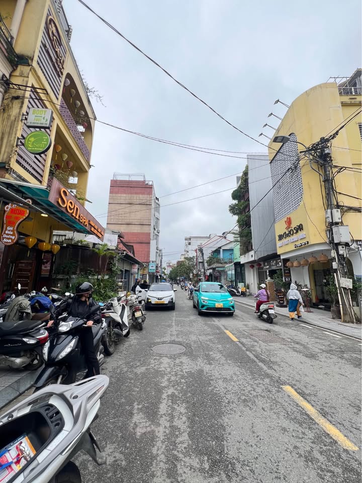 FrontHouse đường Nguyễn Công Trứ TP Huế 77m² giá 12 tỷ - Vị trí kinh doanh đắt địa!