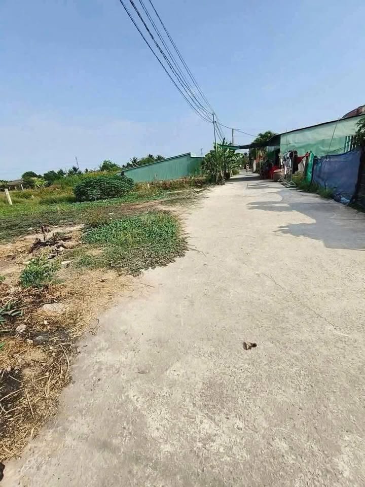 Đất Thổ Cư 870m² tại Thạnh Đức, Bến Lức - Giá 2.2 tỷ - Cơ hội đầu tư tuyệt vời!