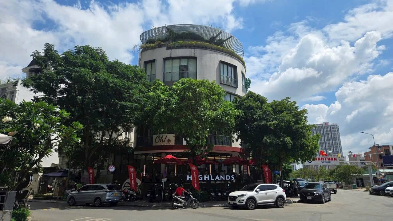 Building góc 2 mặt tiền Lê Thị Chợ Quận 7, 355m² giá 89 tỷ - Cơ hội đầu tư sinh lời!