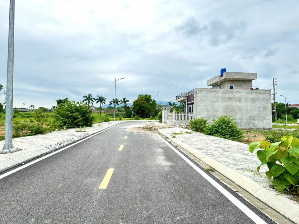 Đất thổ cư 120m² tại Khu Tái Định Cư Nhuận Trạch, Lương Sơn - Giá chỉ 2 tỷ