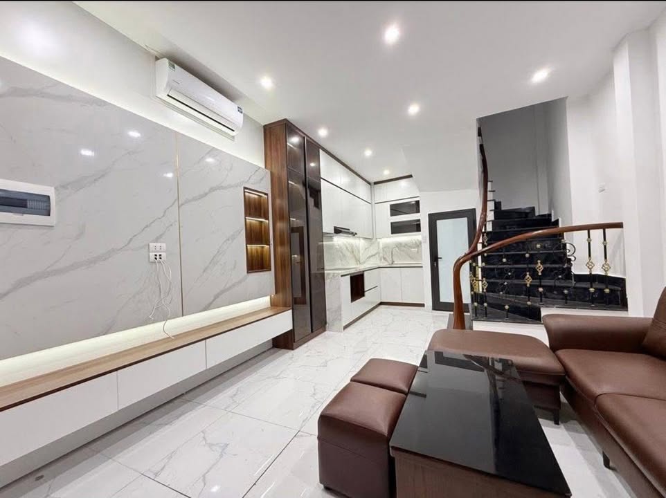 Nhà phố Minh Khai 39m² giá 6 tỷ - Thiết kế hiện đại, ở ngay!