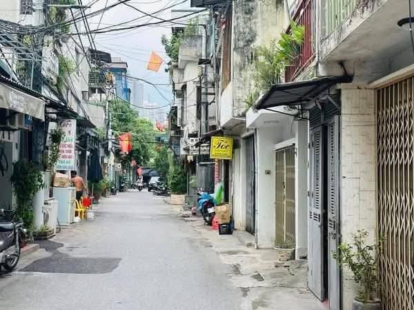Nhà mặt ngõ Mai Động, Hoàng Mai 45m² giá 800 triệu - Kinh doanh sầm uất, ô tô đỗ cửa!