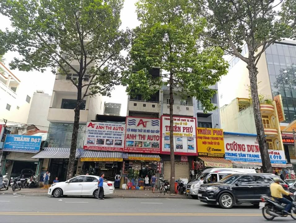 Căn hộ An Dương Vương Tây Hồ 42m² giá 700 triệu - Ban công triệu view, ô tô vào nhà!