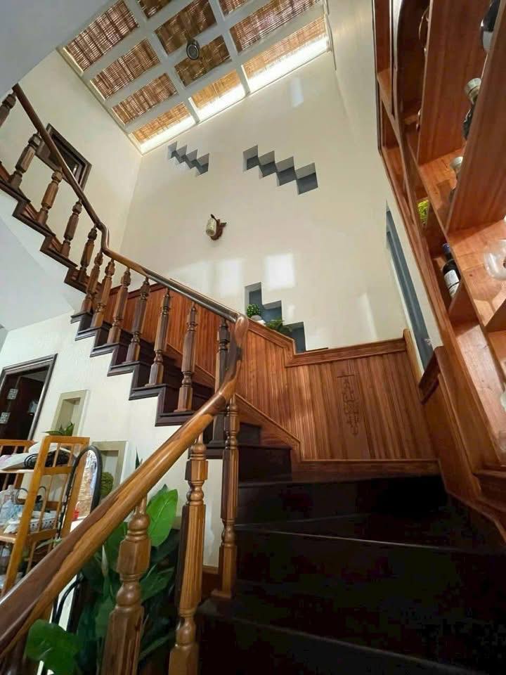 Nhà đẹp 1 trệt 1 lầu tại Bùi Thị Xuân, Phan Thiết 100m² - Full nội thất cao cấp!