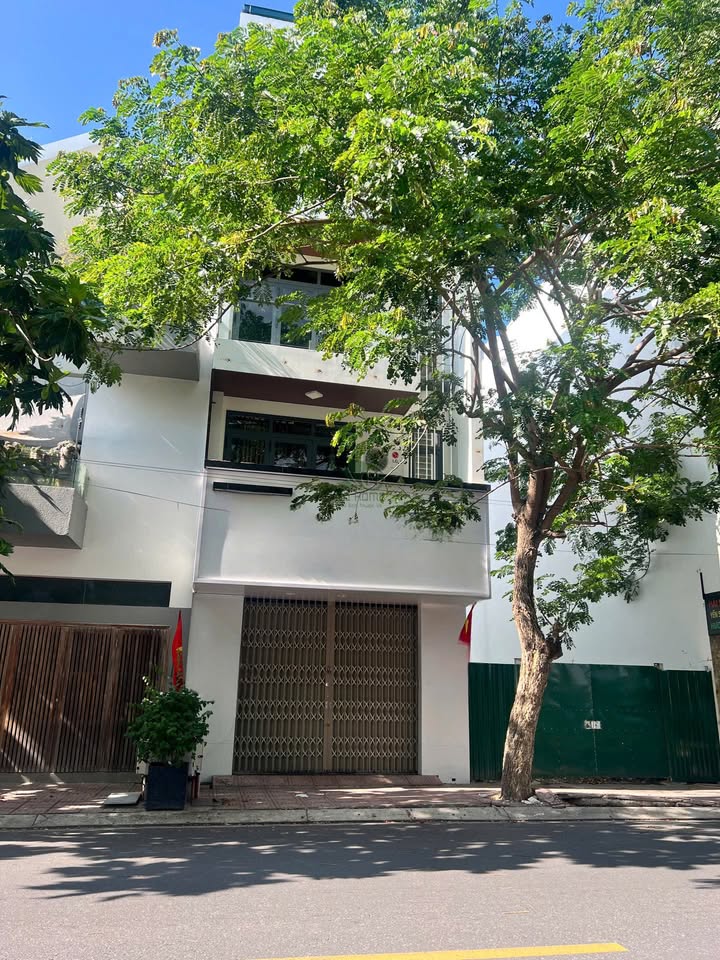 Nhà cho thuê kinh doanh Spa tại Phước Hải, Nha Trang - 10 phòng, thang máy, chỉ 32 triệu/tháng!