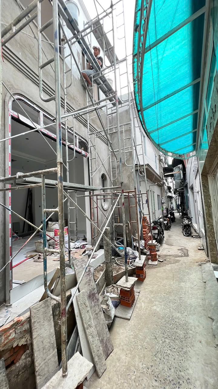 Nhà trệt lầu hẻm 75 Hùng Vương 80m² giá 2.45 tỷ - Nội thất đầy đủ, hỗ trợ vay ngân hàng!