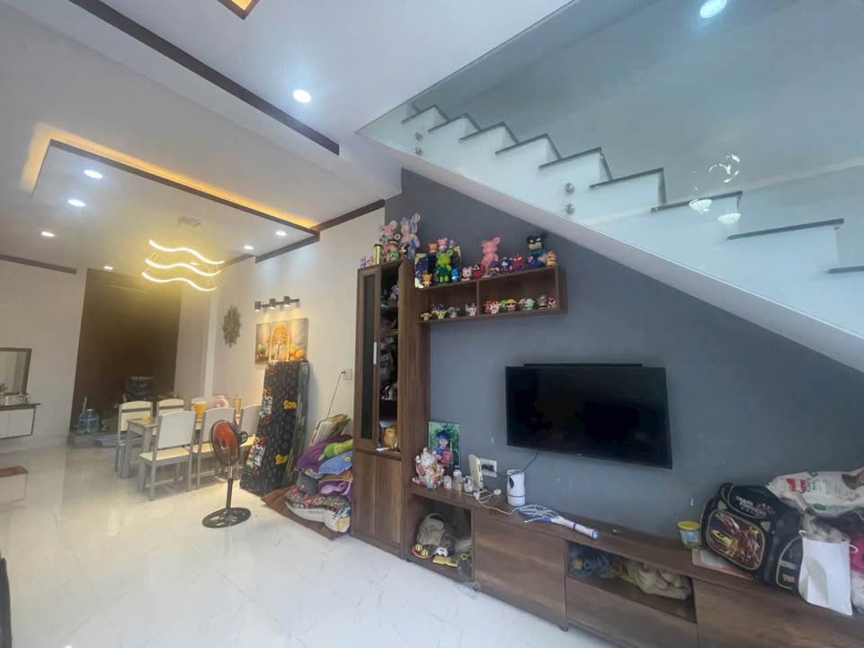 Nhà hẻm Nơ Trang Gưh, phường Tân Tiến, 67m² giá 2,6 tỷ - Thiết kế hiện đại, tặng nội thất!