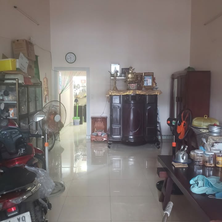 Nhà phố Hóc Môn 115m² giá 5.8 tỷ - Gần chợ Trung Chánh, sẵn sàng vào ở!