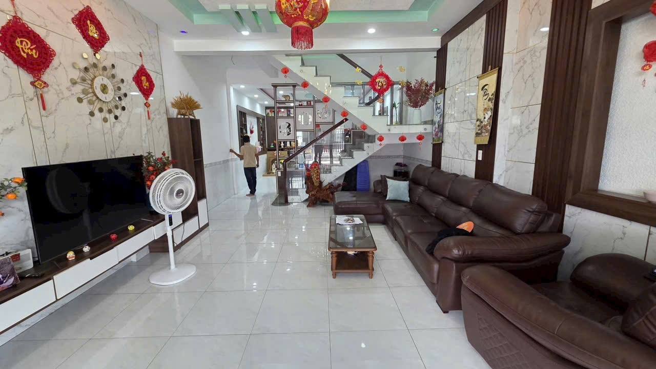 Nhà 1 Trệt 2 Lầu KDC Tân Phong Biên Hòa 100m² giá 5.3 tỷ - Thương lượng nhẹ!