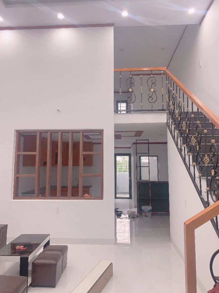 Nhà phố Trảng Bom 100m² giá 1.3 tỷ - Thiết kế đẹp, gần chợ Phú Sơn!