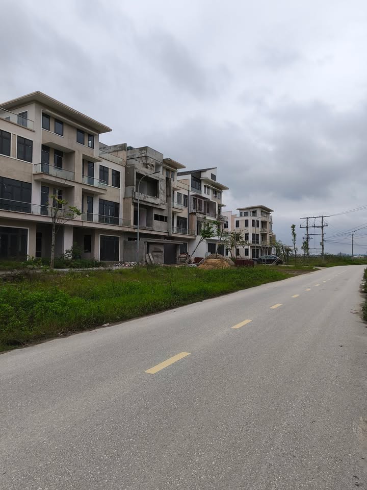 Nhà phố Hưng Lộc, Vinh 128m² giá 6.7 tỷ - Mặt đường rộng 24m