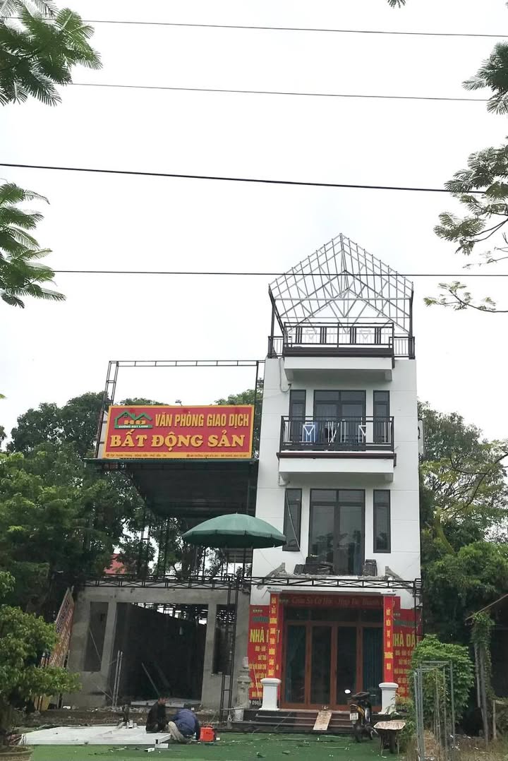 Nhà 3 tầng, tổ 9 Quang Minh 68m² giá chỉ 5 tỷ - Tiện ích đầy đủ!